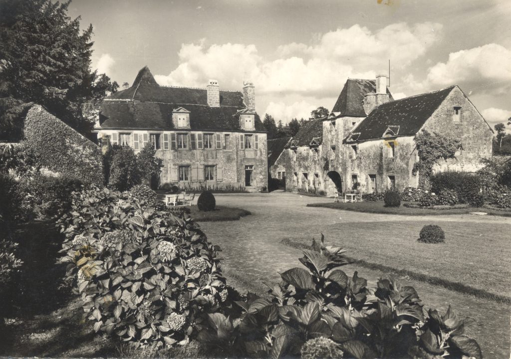 Le Stang avant 1958, vue d'ensemble Le Manoir du Stang avant 1958, vue d'ensemble, noir et blanc