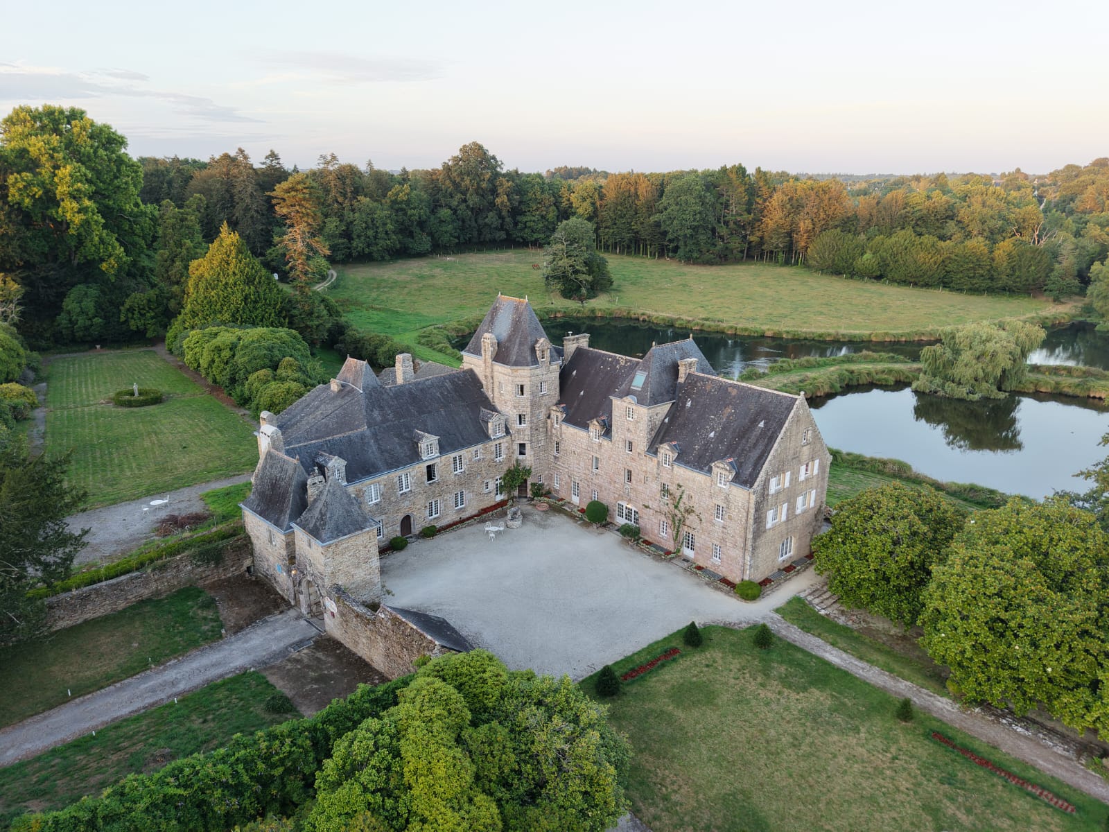 Photo Aérienne du Manoir du Stang par Thibauld Ramond