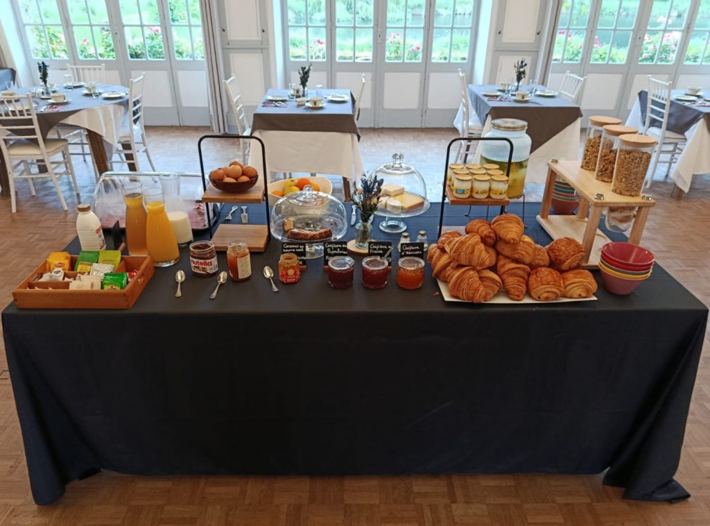petit déjeuner au manoir du stang